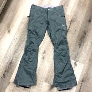 Woman’s Burton Snow pants